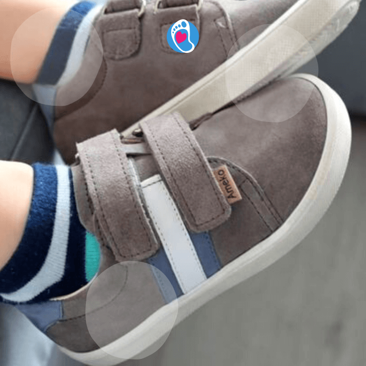 ameko-buty-barefoot-buty-dzieciece-domowe-anatomiczne-wygodne-buty-barefoot-Bosa-Stopka Miękkie buty dziecięce barefoot Ameko na małych stópkach. Lekkość, anatomiczny kształt i komfort