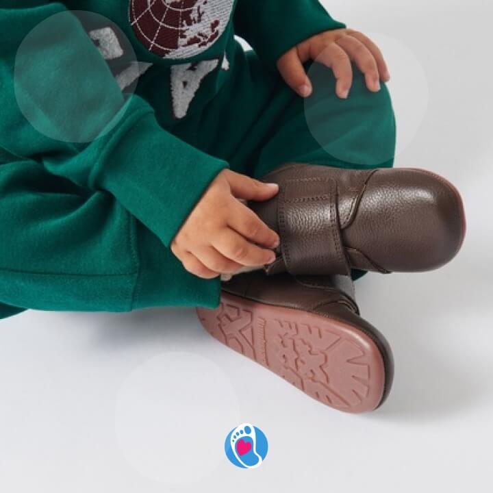 bundgaard-tannu-buty-barefoot-buty-dzieciece-na-wiosna-brazowe-wnetrze-Bosa-Stopka Wiosenne buty barefoot Bundgaard Tannu w cieplym, brazowym kolorze. Idealne buty dla dzieci do codziennych zabaw.